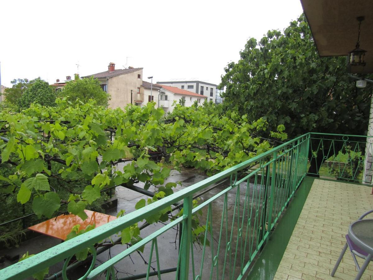 Green Garden Apartments Ровинь Экстерьер фото