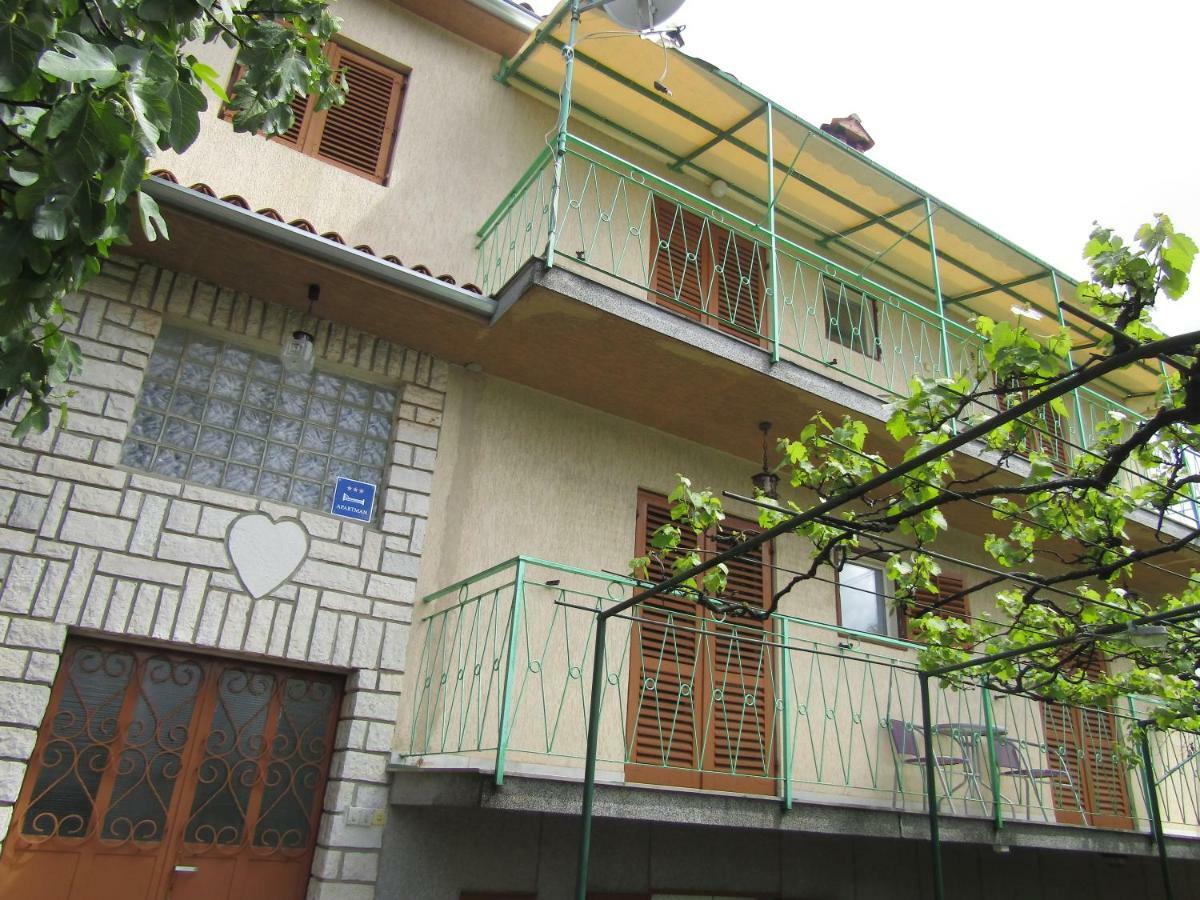 Green Garden Apartments Ровинь Экстерьер фото