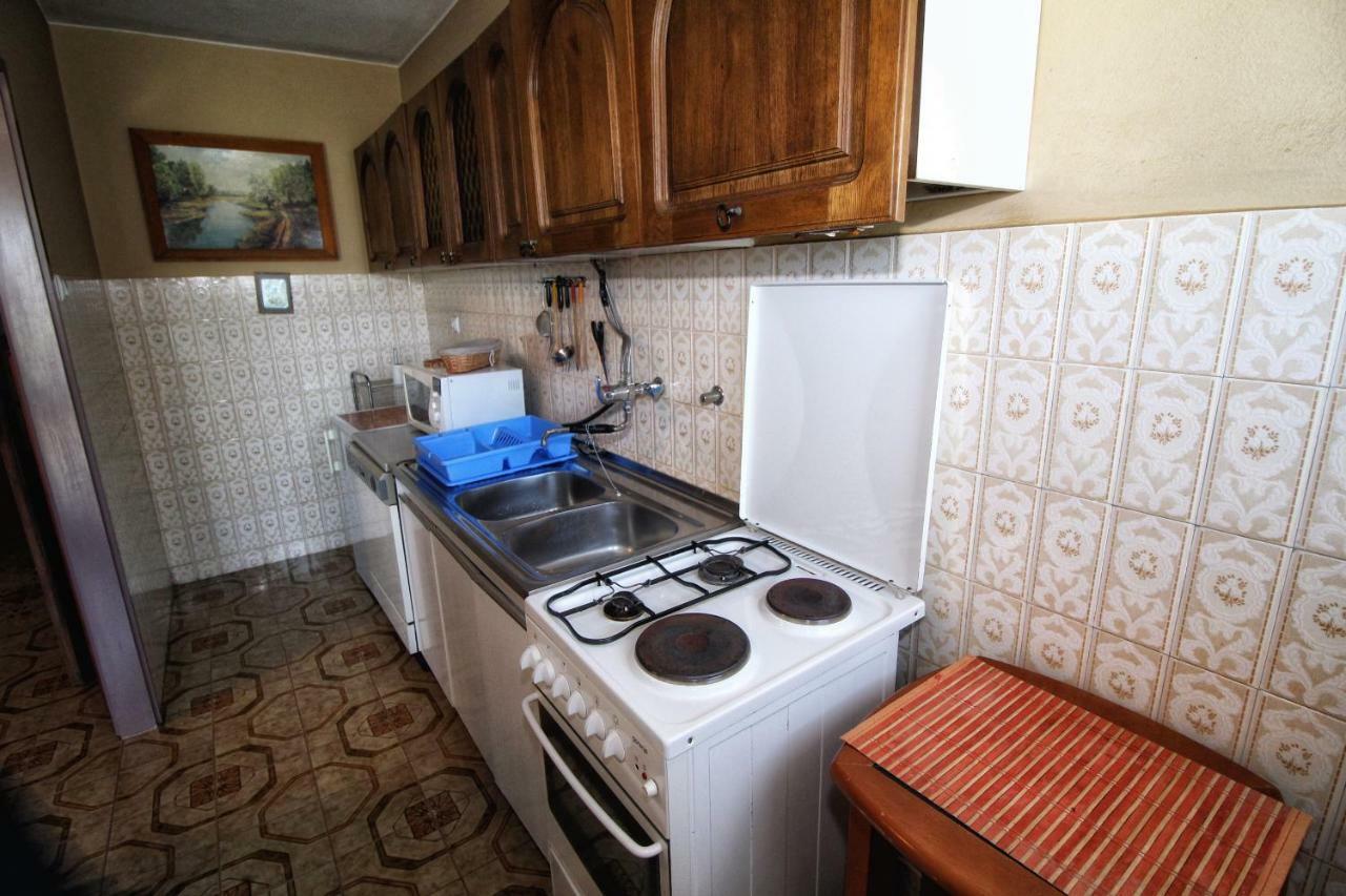 Green Garden Apartments Ровинь Экстерьер фото